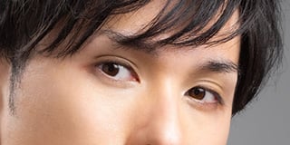 ハリのある若々しい目元に
